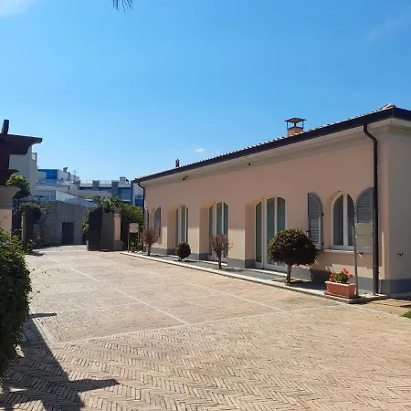 Ersilia Hotel 4*