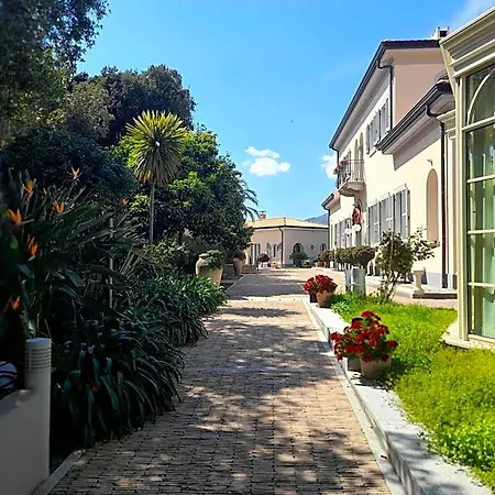 Ξενοδοχείο Ersilia 4*