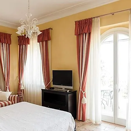 Ersilia Otel 4*